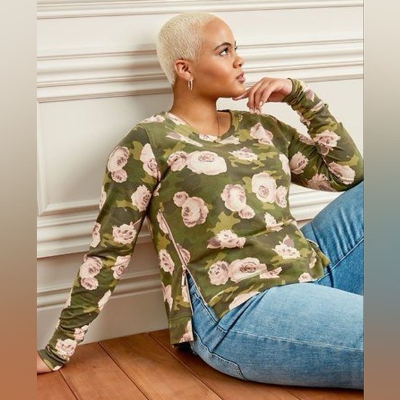 Stella & Dot Crush It Pullover in Green and Pink Camo Rose Pattern Size Large - Picture 3 of 12